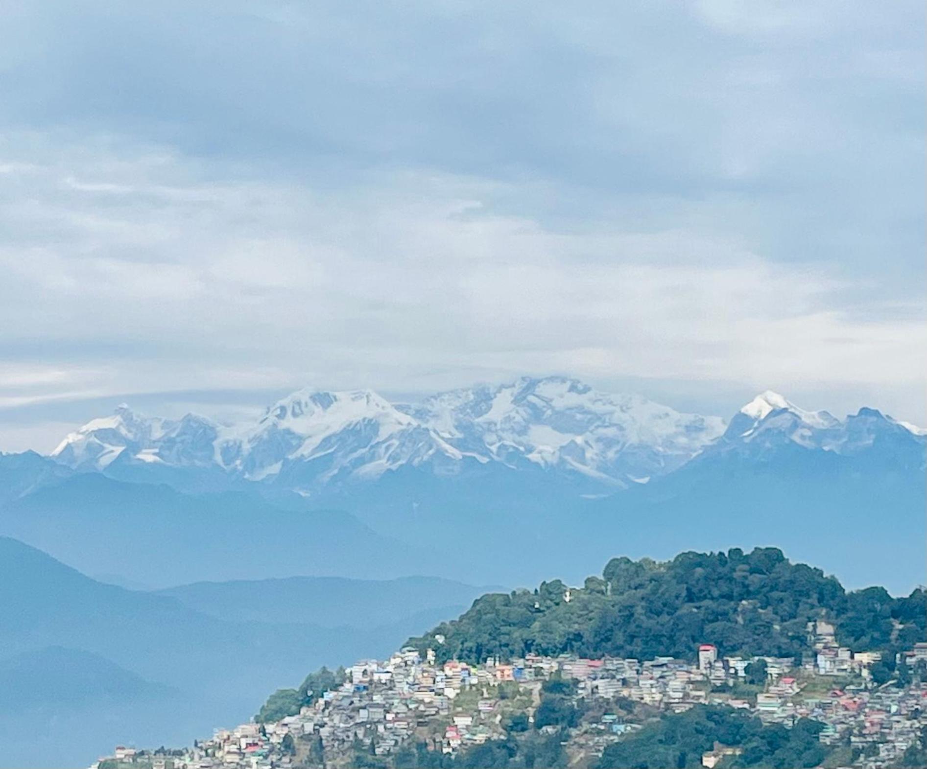 Готель Himalayan Gorkha Retreat II Free Parking Дарджилінг Екстер'єр фото