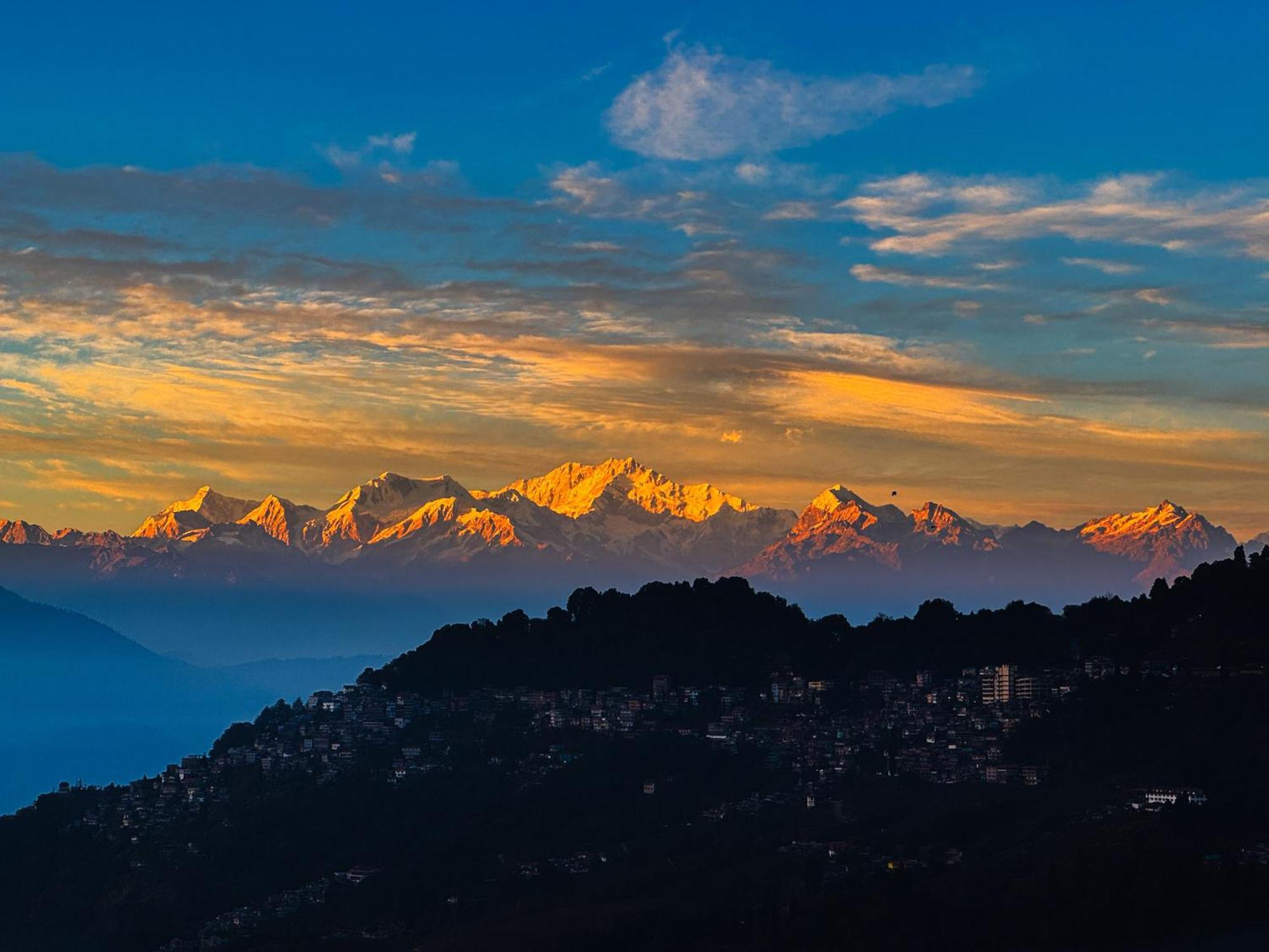 Готель Himalayan Gorkha Retreat II Free Parking Дарджилінг Екстер'єр фото