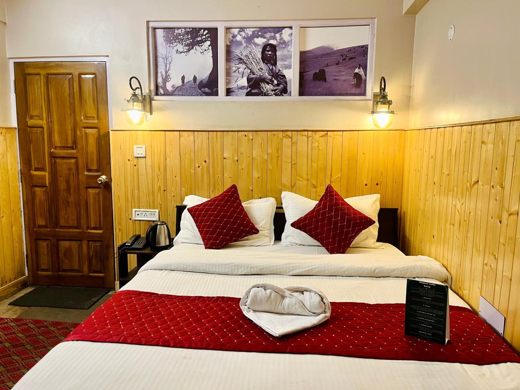 Готель Himalayan Gorkha Retreat II Free Parking Дарджилінг Екстер'єр фото
