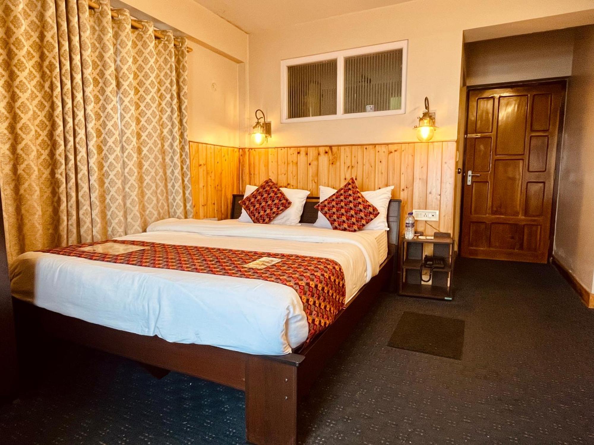 Готель Himalayan Gorkha Retreat II Free Parking Дарджилінг Екстер'єр фото