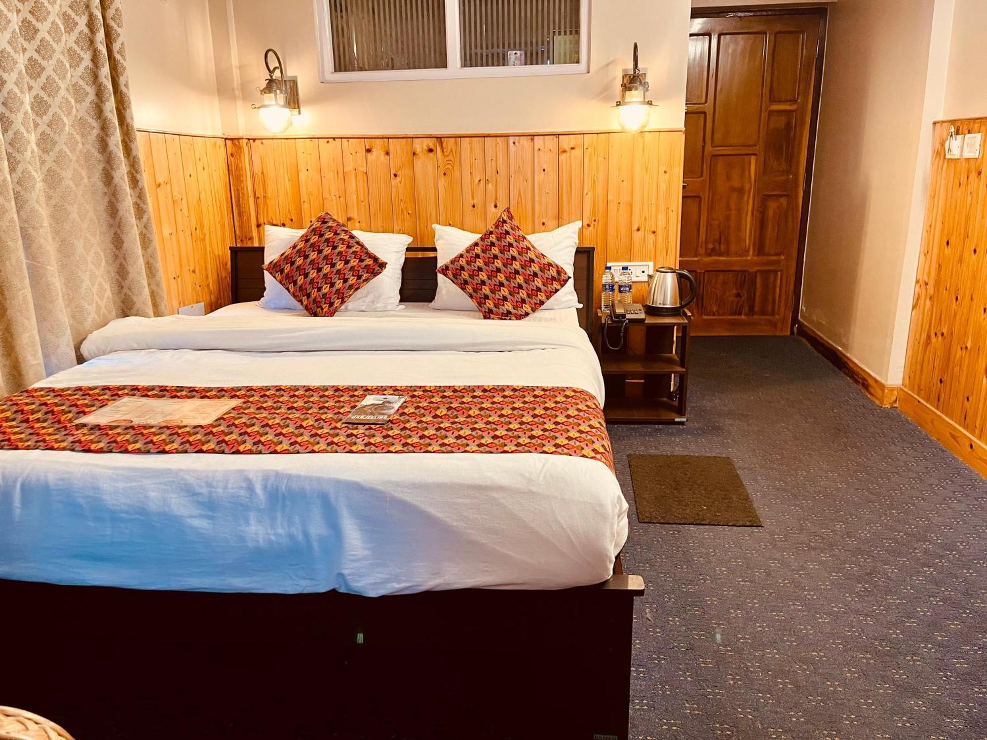Готель Himalayan Gorkha Retreat II Free Parking Дарджилінг Екстер'єр фото