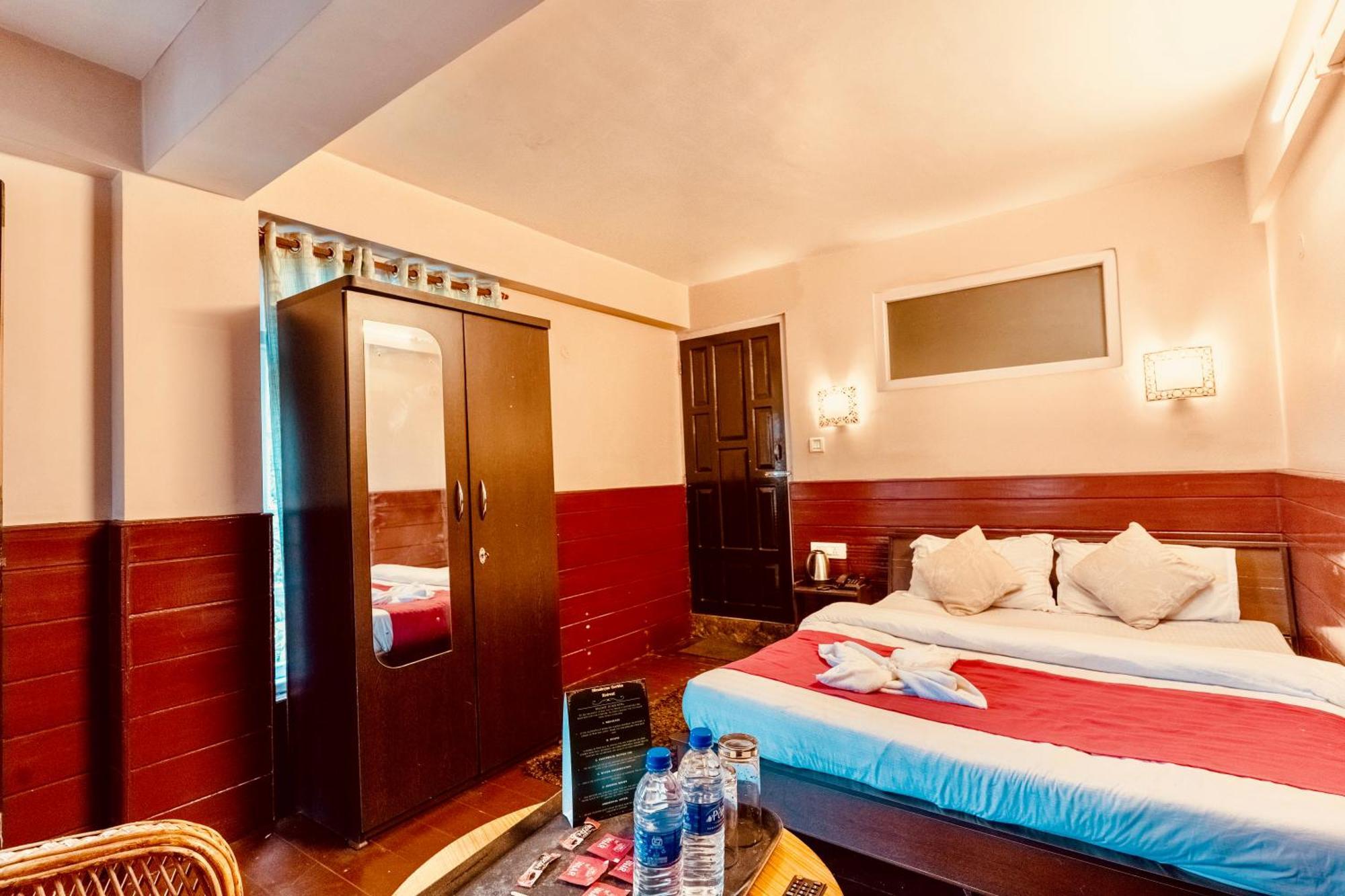Готель Himalayan Gorkha Retreat II Free Parking Дарджилінг Екстер'єр фото