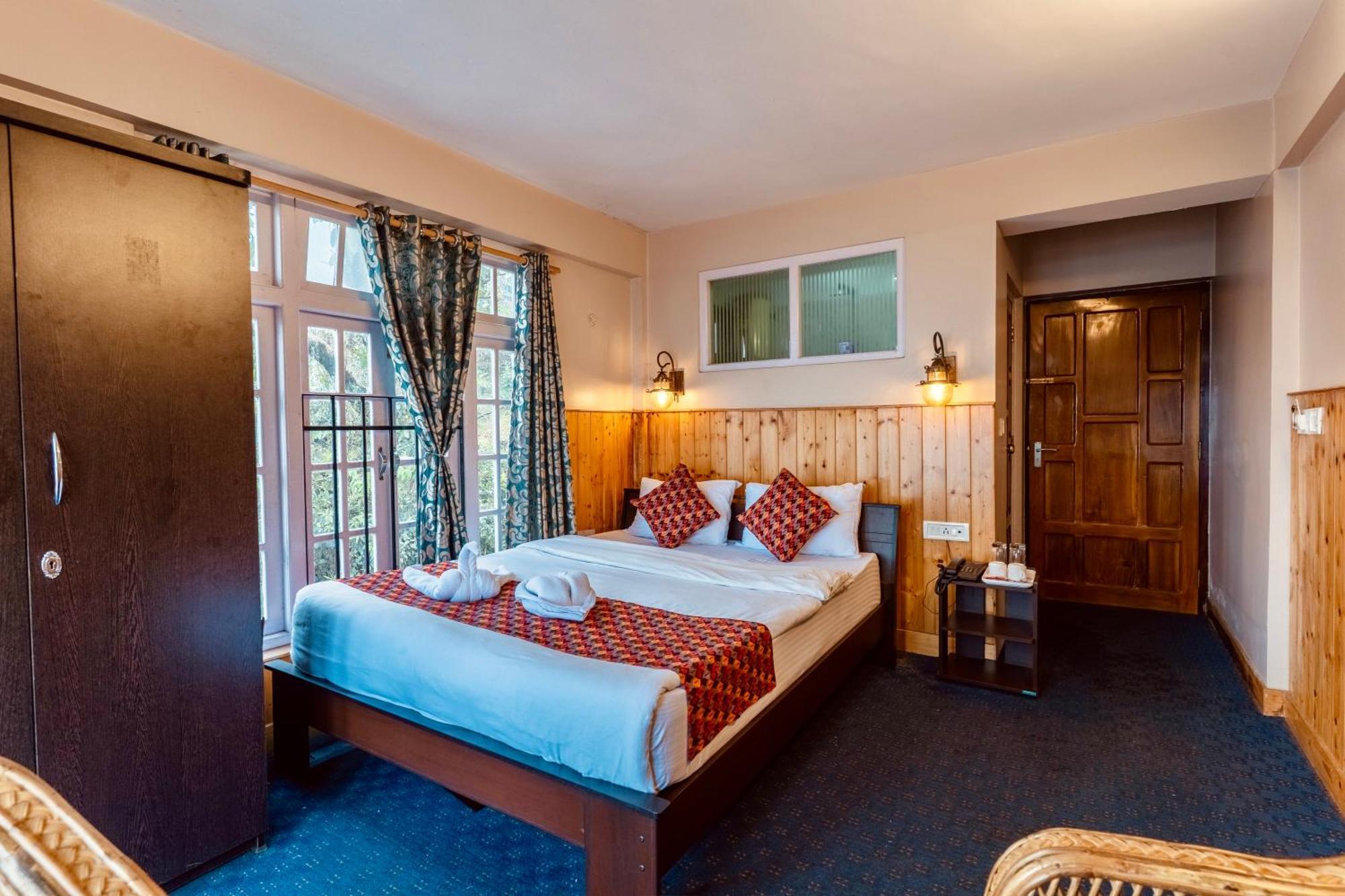 Готель Himalayan Gorkha Retreat II Free Parking Дарджилінг Екстер'єр фото